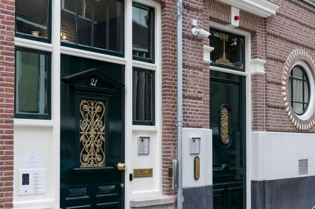Golden Mansion Amsterdam serviced apartment entrance